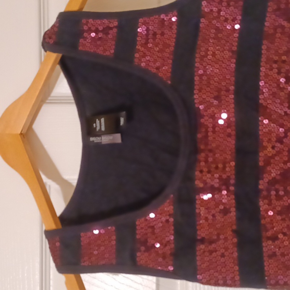 Womens no sleeve top large - Picture 4 of 4